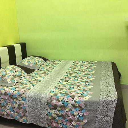 D Wangi Homestay Pasir Gudang At Ecotropic المظهر الخارجي الصورة