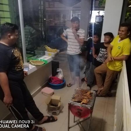 D Wangi Homestay Pasir Gudang At Ecotropic المظهر الخارجي الصورة