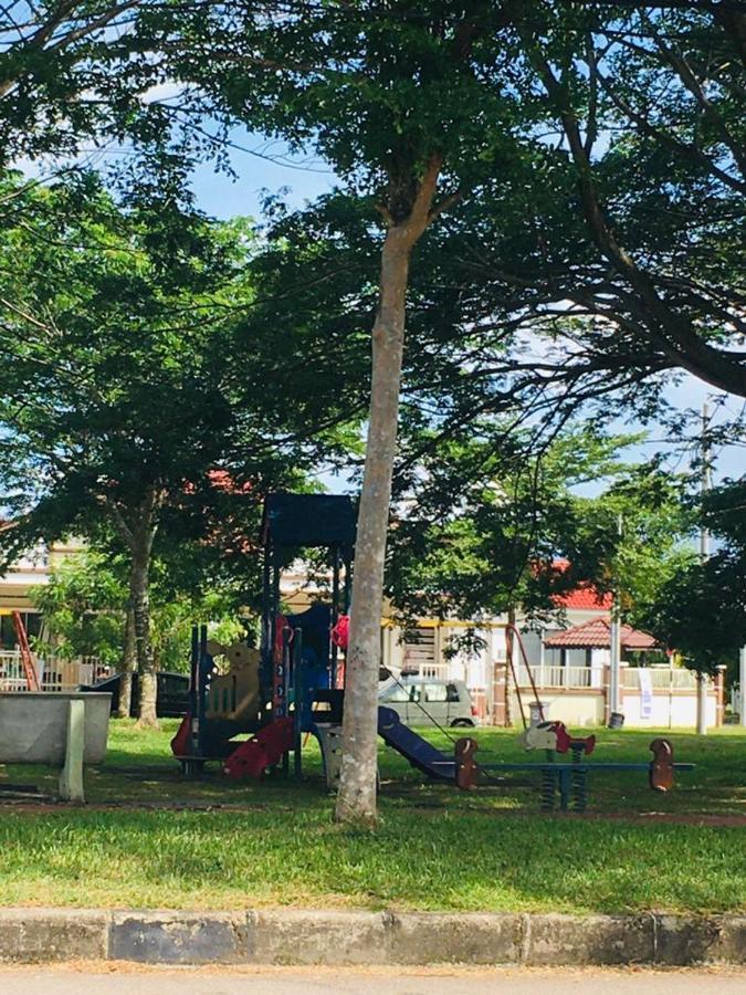 D Wangi Homestay Pasir Gudang At Ecotropic المظهر الخارجي الصورة